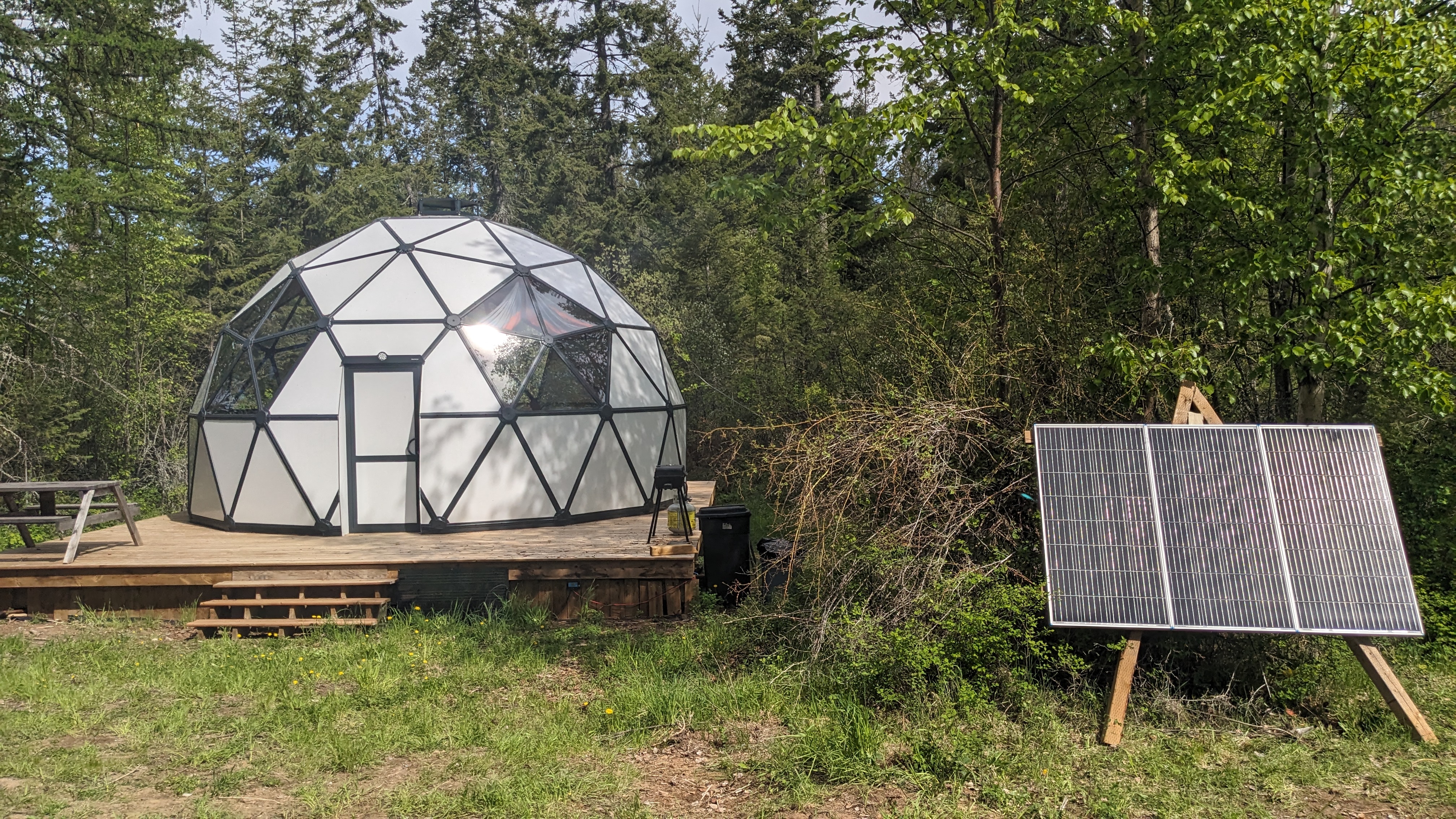Dome with solar panel
